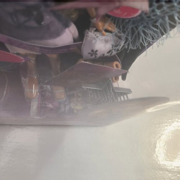 RARE 2004 Bratz Girls Night Out Yasmin New in Box Canadian Binlingual Box - Picture 9 of 10